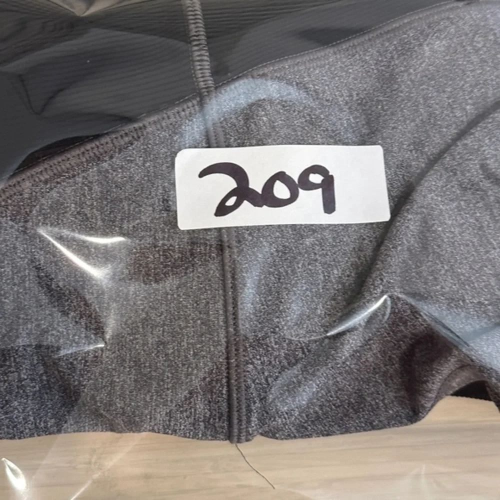 Lululemon‎ On Your Mark Crop